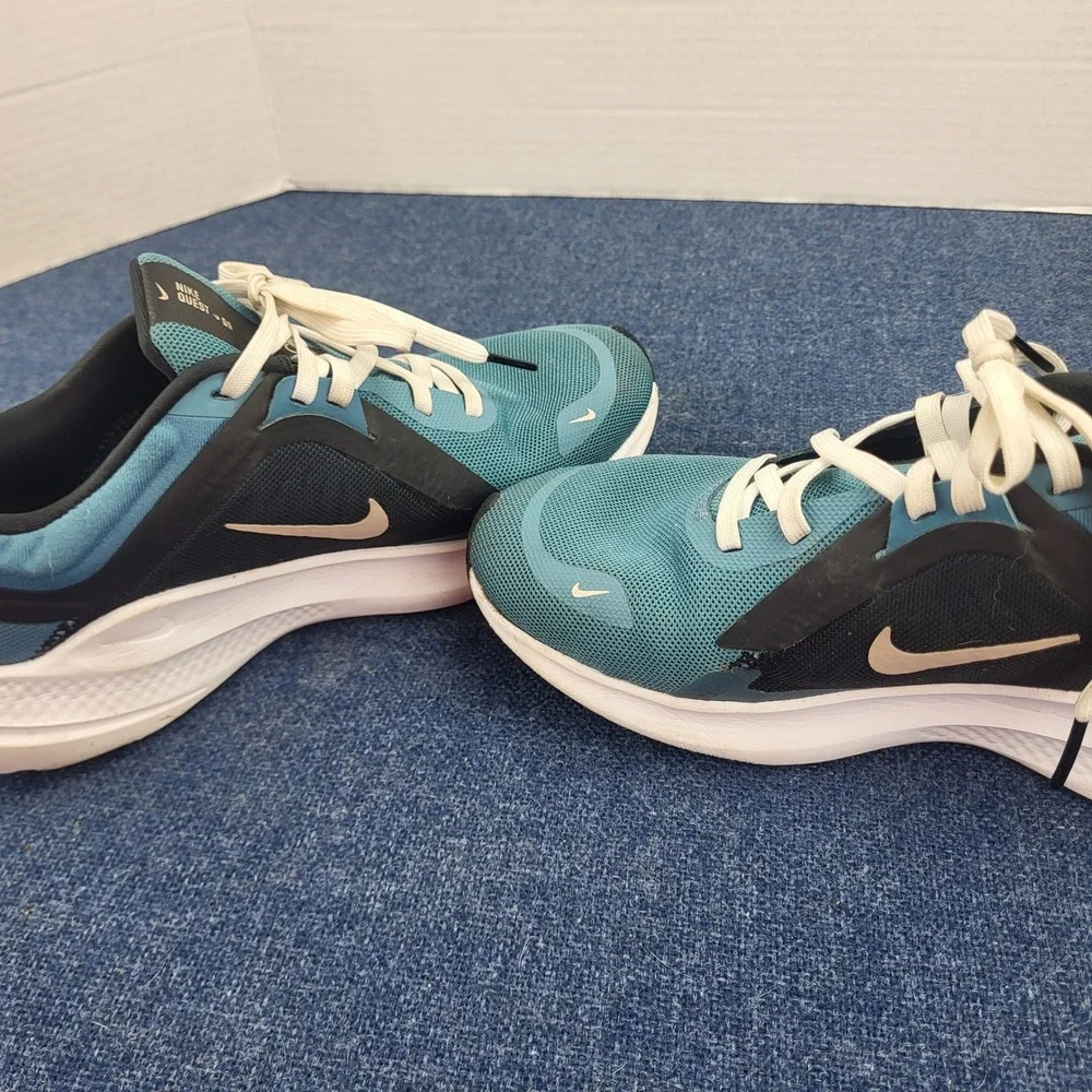Nike Quest 5 Women Running Shoes Teal Black White Size 7 Activewear Athletic